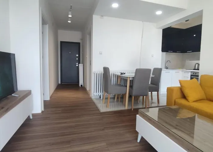 Sky View Luxury Center Апартаменти *