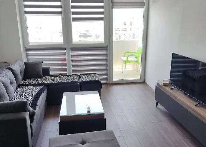 Апартаменти Sky View Luxury Center Скоп'є